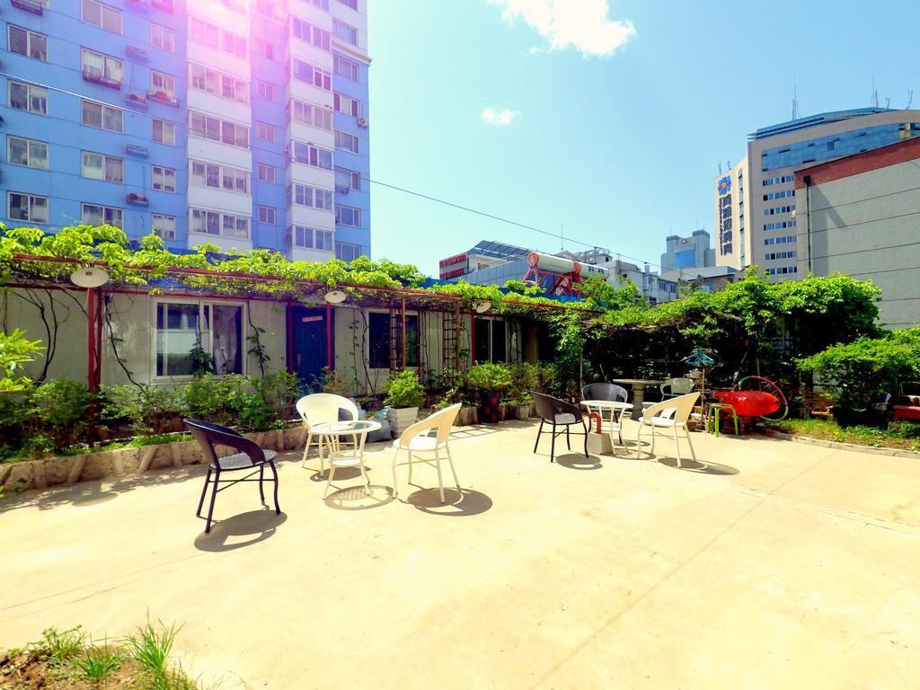 First Met Backpackers Hostel Чэндэ Экстерьер фото