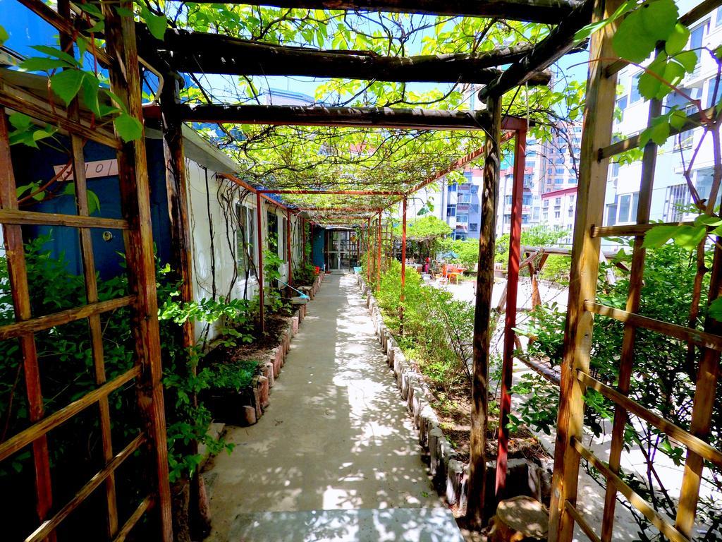 First Met Backpackers Hostel Чэндэ Экстерьер фото