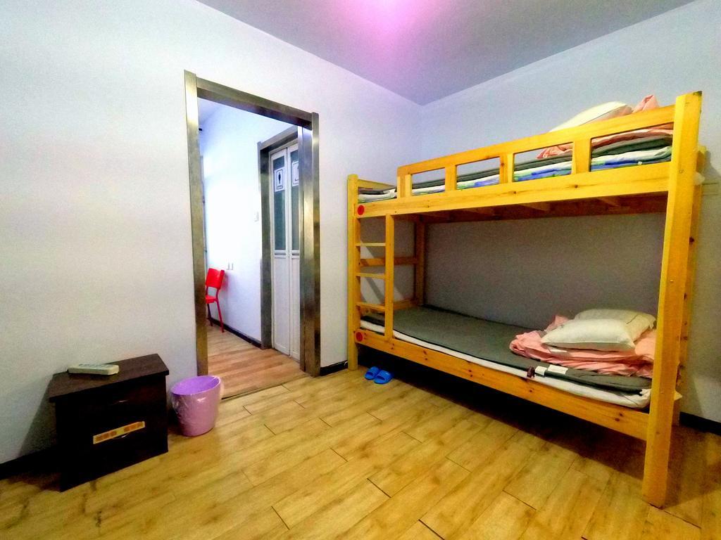 First Met Backpackers Hostel Чэндэ Экстерьер фото